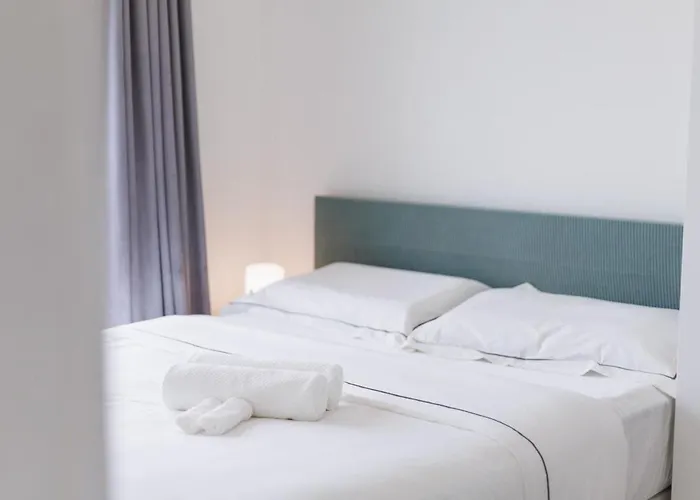 Downtown Spacious Luxury Bkk- 5 Mins Bts! Apartment *