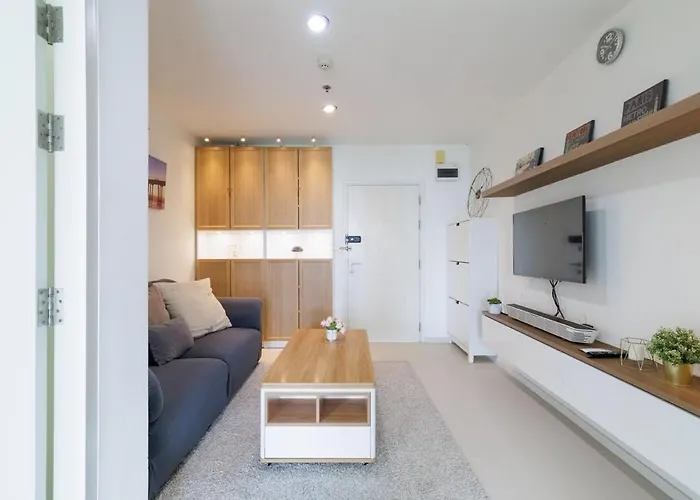 Downtown Spacious Luxury Bkk- 5 Mins Bts! Apartment