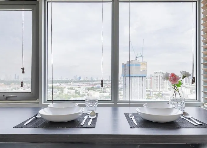 Downtown Spacious Luxury Bkk- 5 Mins Bts! Apartment *