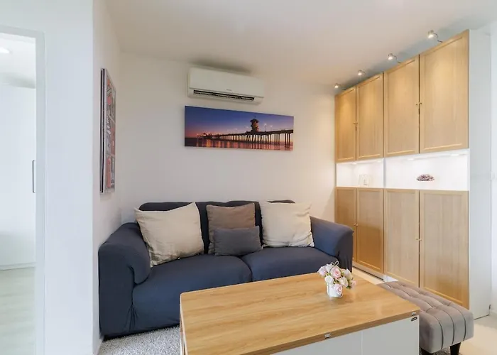 Apartment Downtown Spacious Luxury Bkk- 5 Mins Bts!