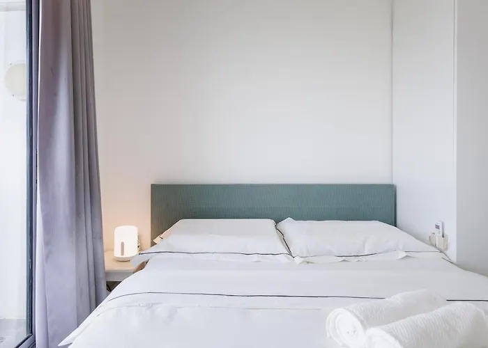 Downtown Spacious Luxury Bkk- 5 Mins Bts! Apartment