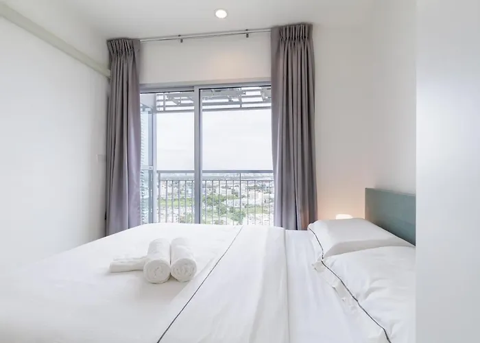 Apartment Downtown Spacious Luxury Bkk- 5 Mins Bts! *