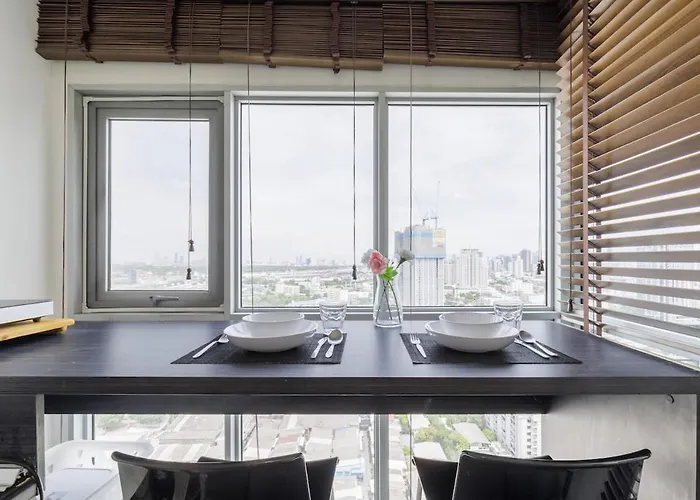Downtown Spacious Luxury Bkk- 5 Mins Bts!