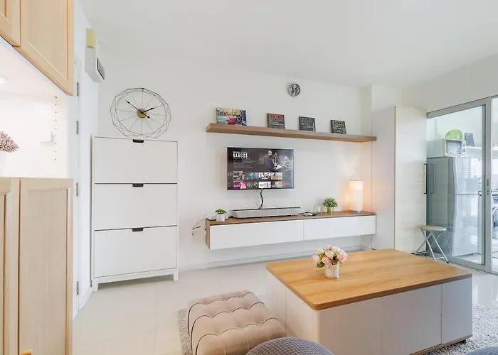 Downtown Spacious Luxury Bkk- 5 Mins Bts! *